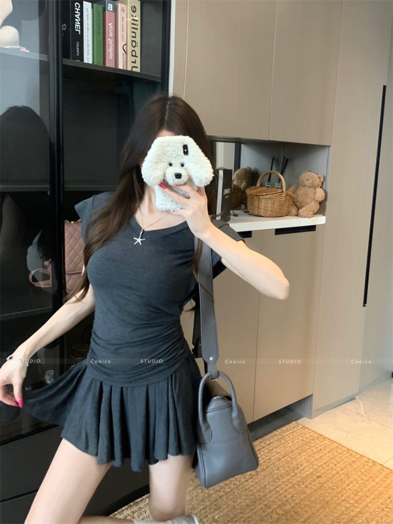 Korean Casual Two-Piece Set Women Summer V-Neck Short Sleeve Pleated Skirt