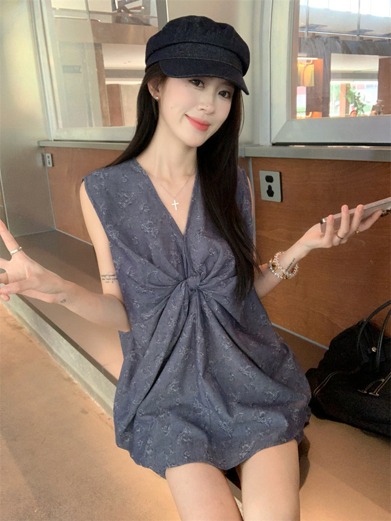V-Neck Twist Knit Sleeveless Vest and Casual Pants Two-Piece Set - Image 4