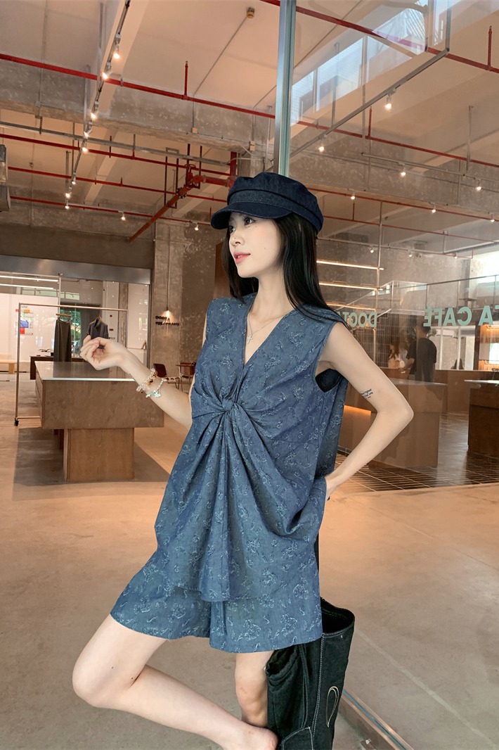 V-Neck Twist Knit Sleeveless Vest and Casual Pants Two-Piece Set - Image 5