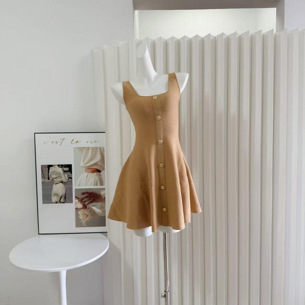 JAMAIS VU High Elastic Waist-Cinching Dress for Taller Look
