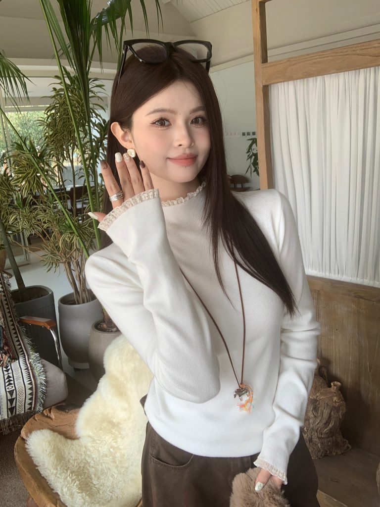 White Lace Knit Sweater Women's Base Layer 2026 Winter Korean Style Top